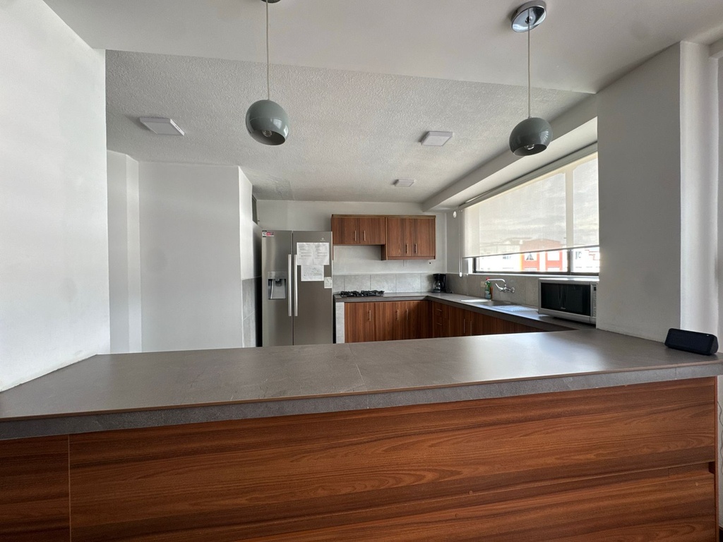 Departamento con Excelente Ubicación en Alquiler Sector Monteserrin