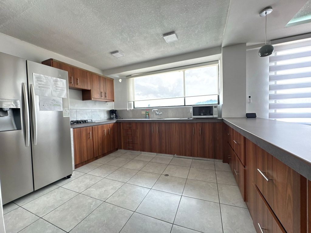 Departamento con Excelente Ubicación en Alquiler Sector Monteserrin