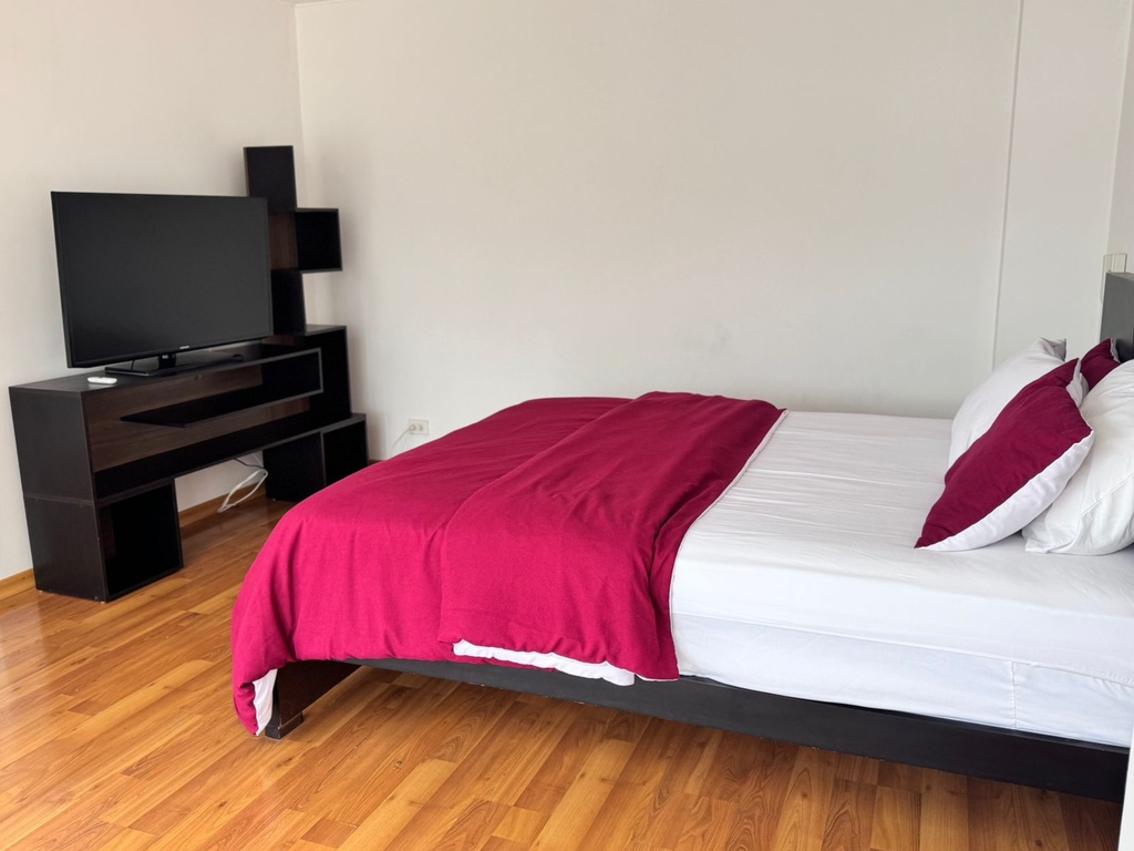 Departamento con Excelente Ubicación en Alquiler Sector Monteserrin