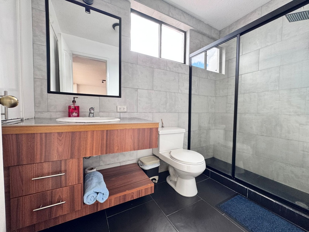 Departamento con Excelente Ubicación en Alquiler Sector Monteserrin