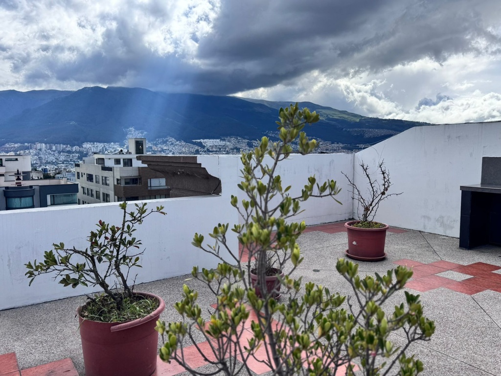 Departamento con Excelente Ubicación en Alquiler Sector Monteserrin