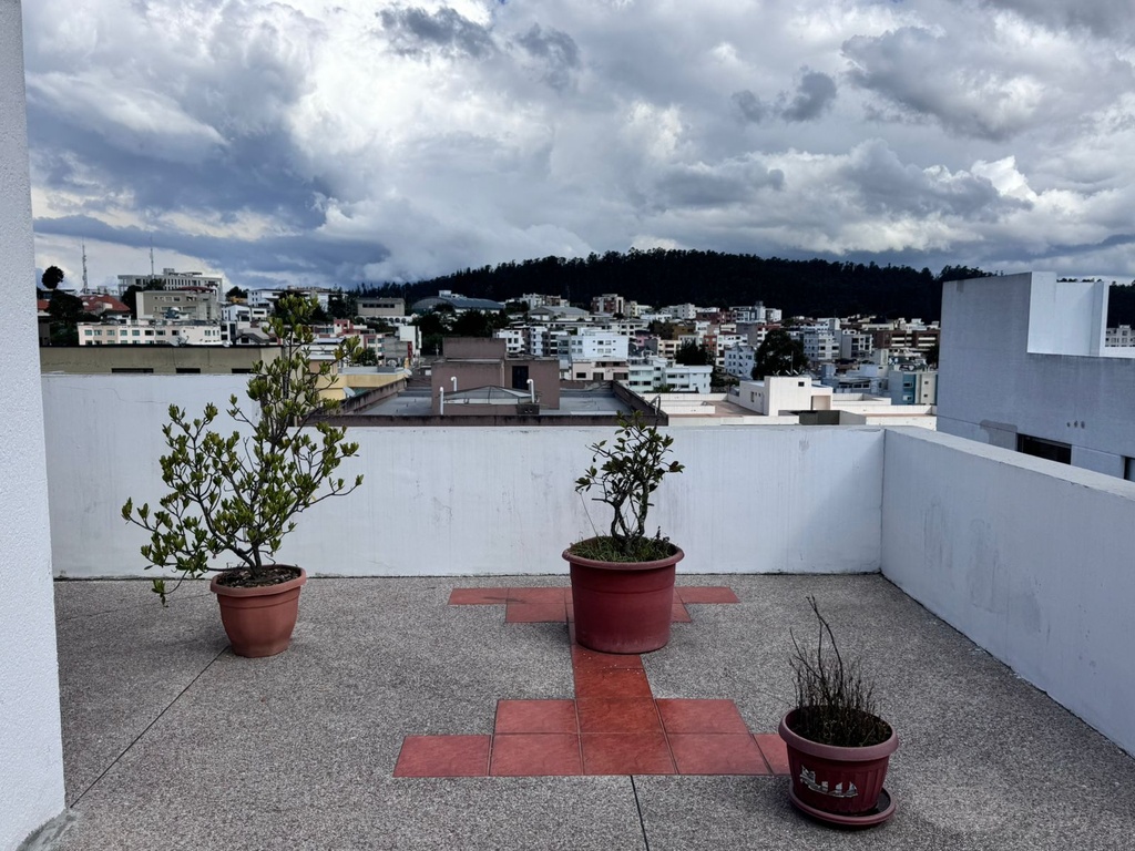 Departamento con Excelente Ubicación en Alquiler Sector Monteserrin