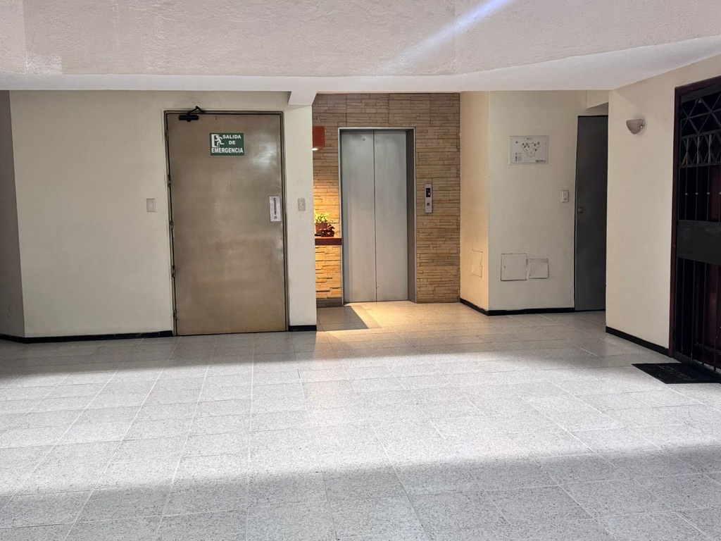 Departamento Amplio de 3 Dormitorios en Venta Sector San Carlos