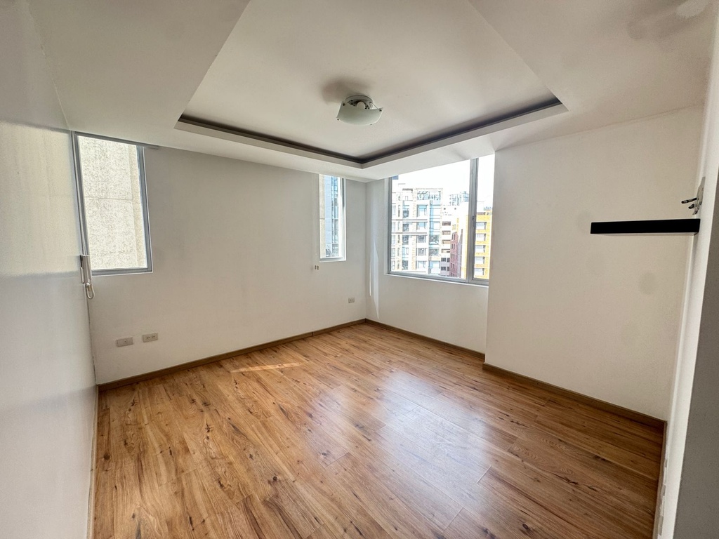 Departamento con Excelente Ubicación en Alquiler Sector La Carolina 