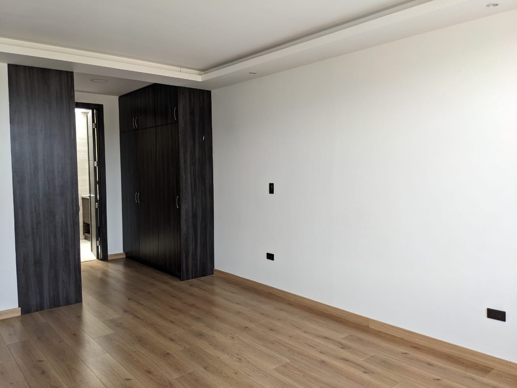Alquiler de Departamento con Hermosa Vista en el Sector Tumbaco