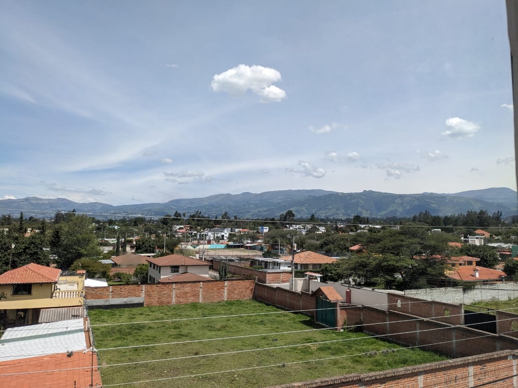 Alquiler de Departamento con Hermosa Vista en el Sector Tumbaco