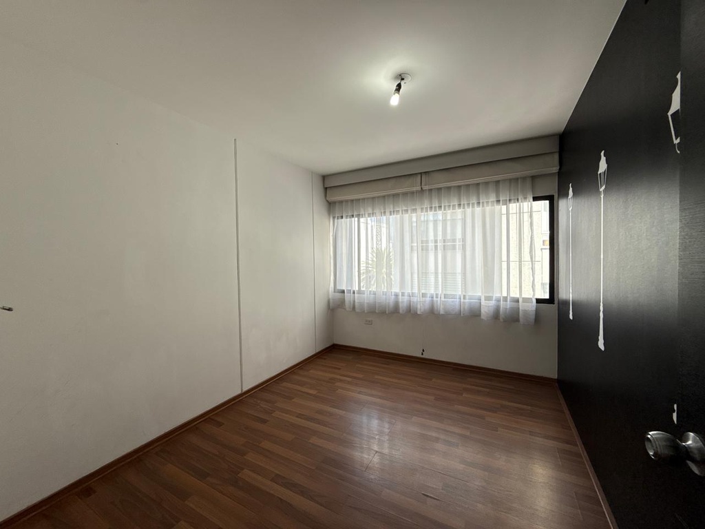 Departamento de 3 Dormitorios en Venta Sector Granados