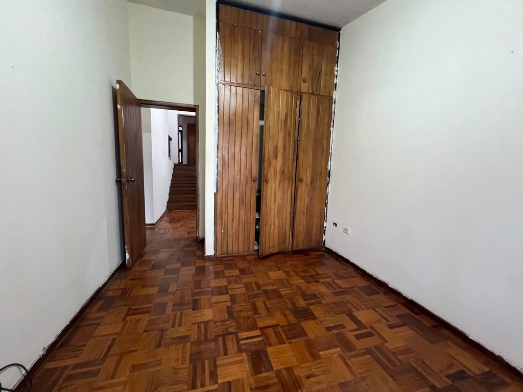 Casa Comercial en Alquiler Sector Rumipamba