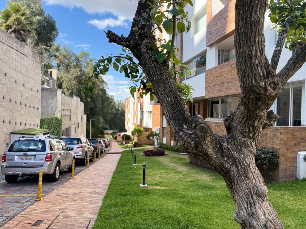 Departamento de 3 Dormitorios en Venta Sector Monteserrin