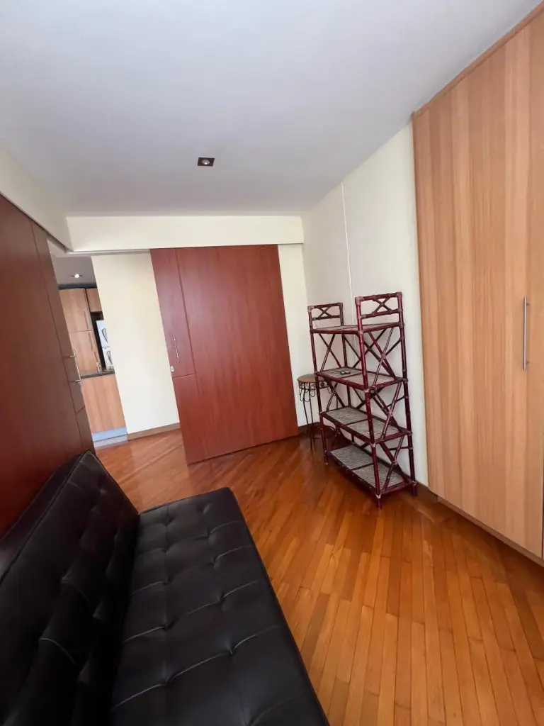 Republica del Salvador - Suite Amoblada + Estudio - 2 Garajes - $500