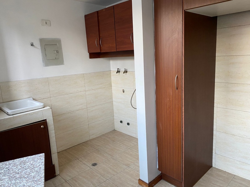 Departamento con Excelente Ubicación en Alquiler Sector República del Salvador
