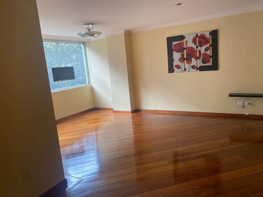 Departamento con Excelente Ubicación en Alquiler Sector República del Salvador