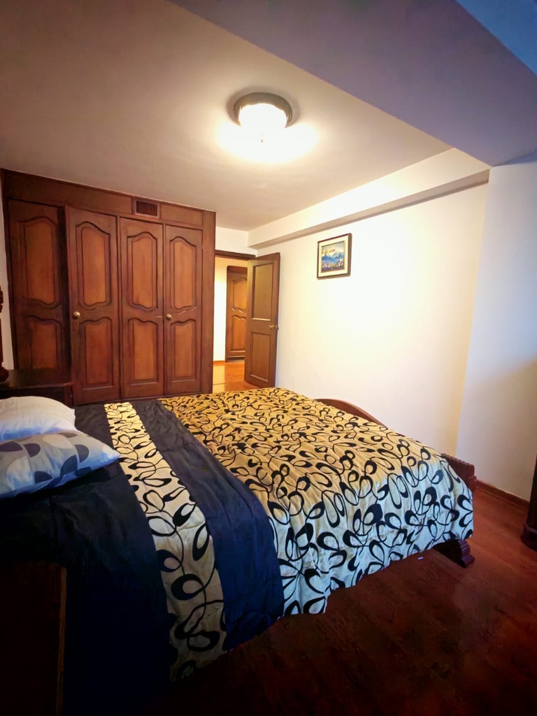 Departamento con Excelente Ubicación en Alquiler Sector República del Salvador 