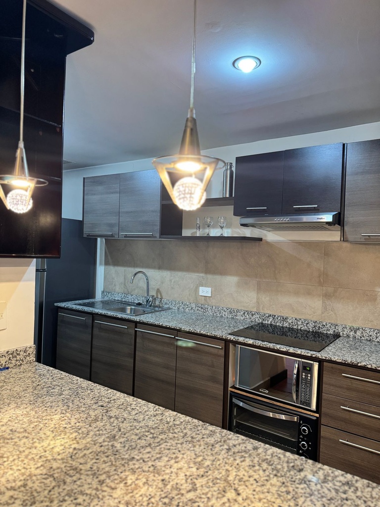 Departamento con Excelente Ubicación en Alquiler Sector República del Salvador