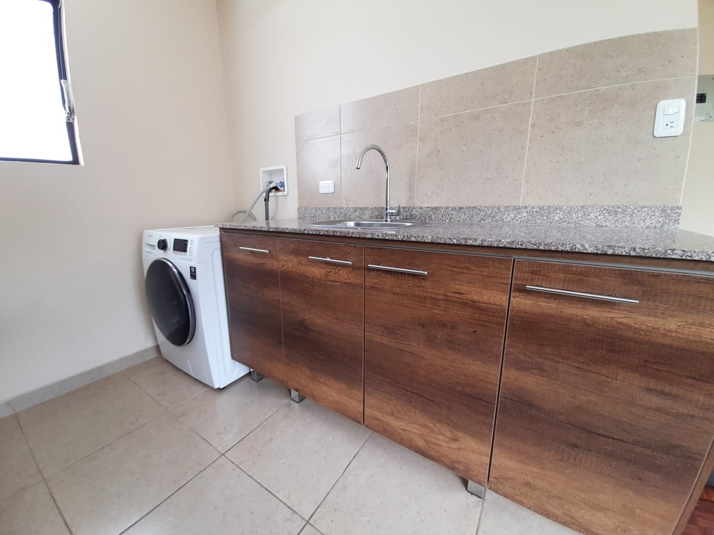 Suite con Excelente Ubicación en Alquiler Sector La Coruña
