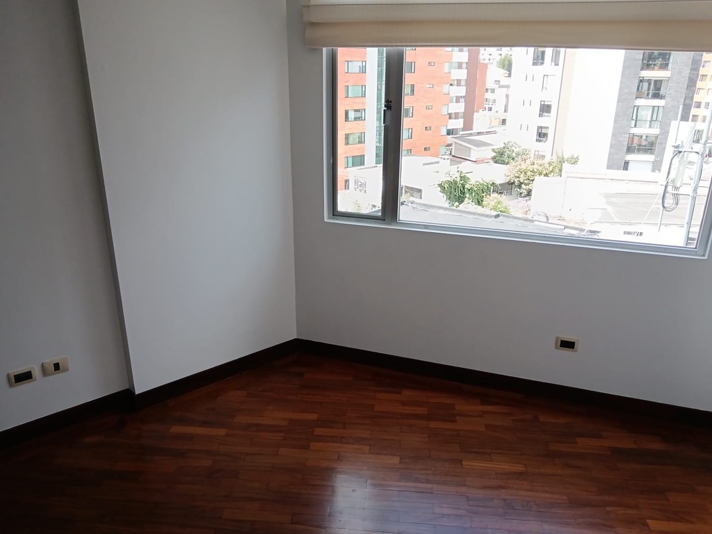 Departamento con Ubicación Estratégica en Alquiler Sector La Carolina