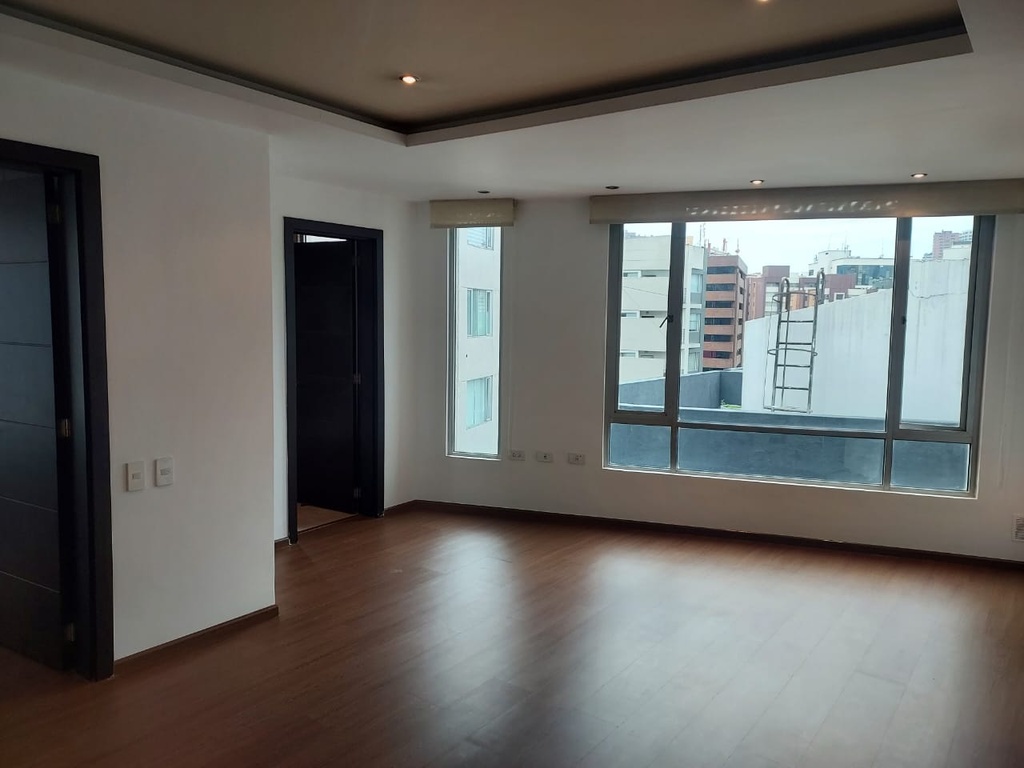 Departamento con Excelente Ubicación en Venta Sector República del Salvador