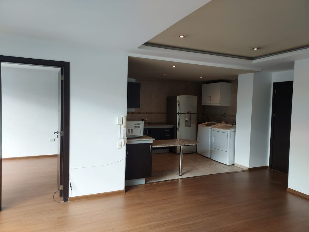 Departamento con Excelente Ubicación en Venta Sector República del Salvador