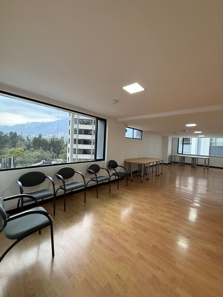 Oficina con Ubicación Estratégica en Alquiler Sector República del Salvador