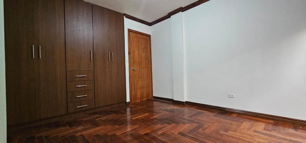 Departamento Amplio de 3 Dormitorios en Alquiler Sector Real Audiencia