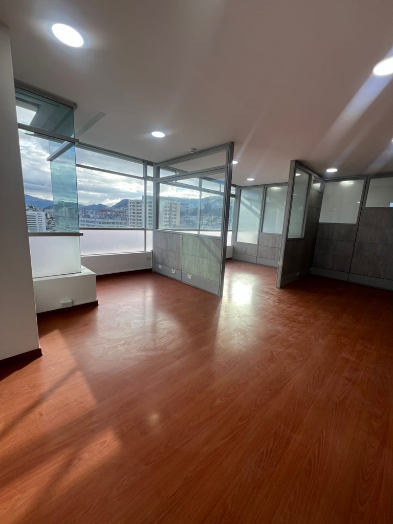 Oficina con Hermosa Vista en Alquiler Sector Orellana