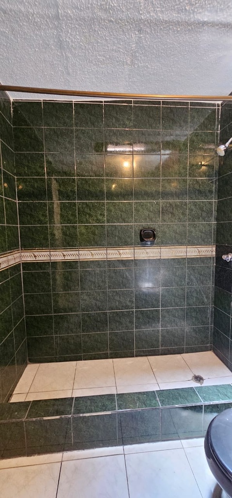 Casa de Oportunidad en Venta Sector San Carlos