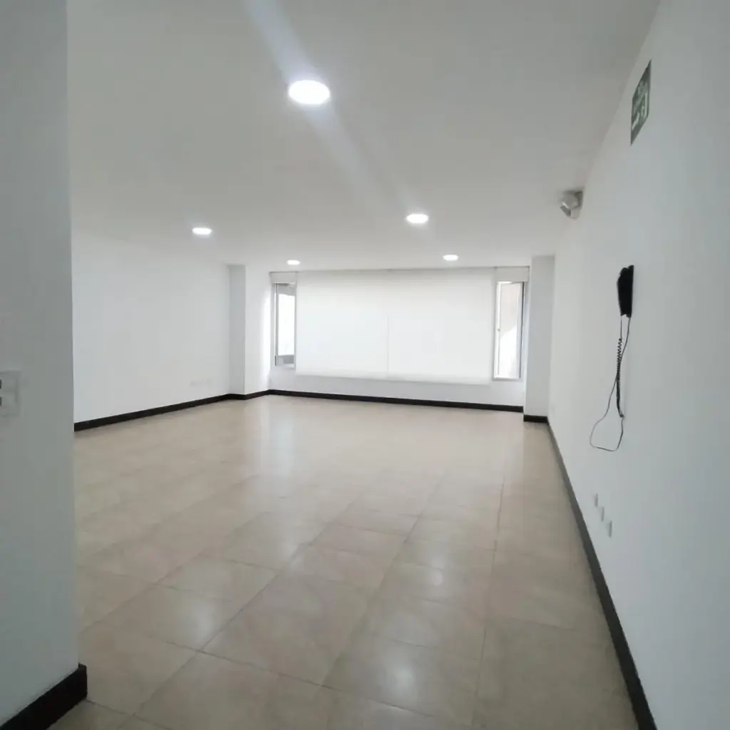 República del Salvador - Venta Oficina - 47m2 - Edificio Moderno.