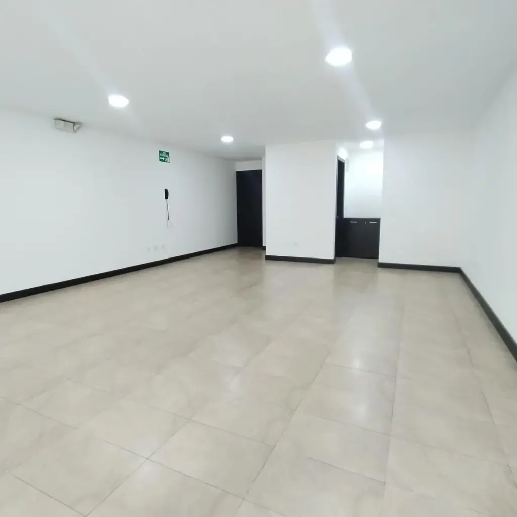 República del Salvador - Venta Oficina - 47m2 - Edificio Moderno.