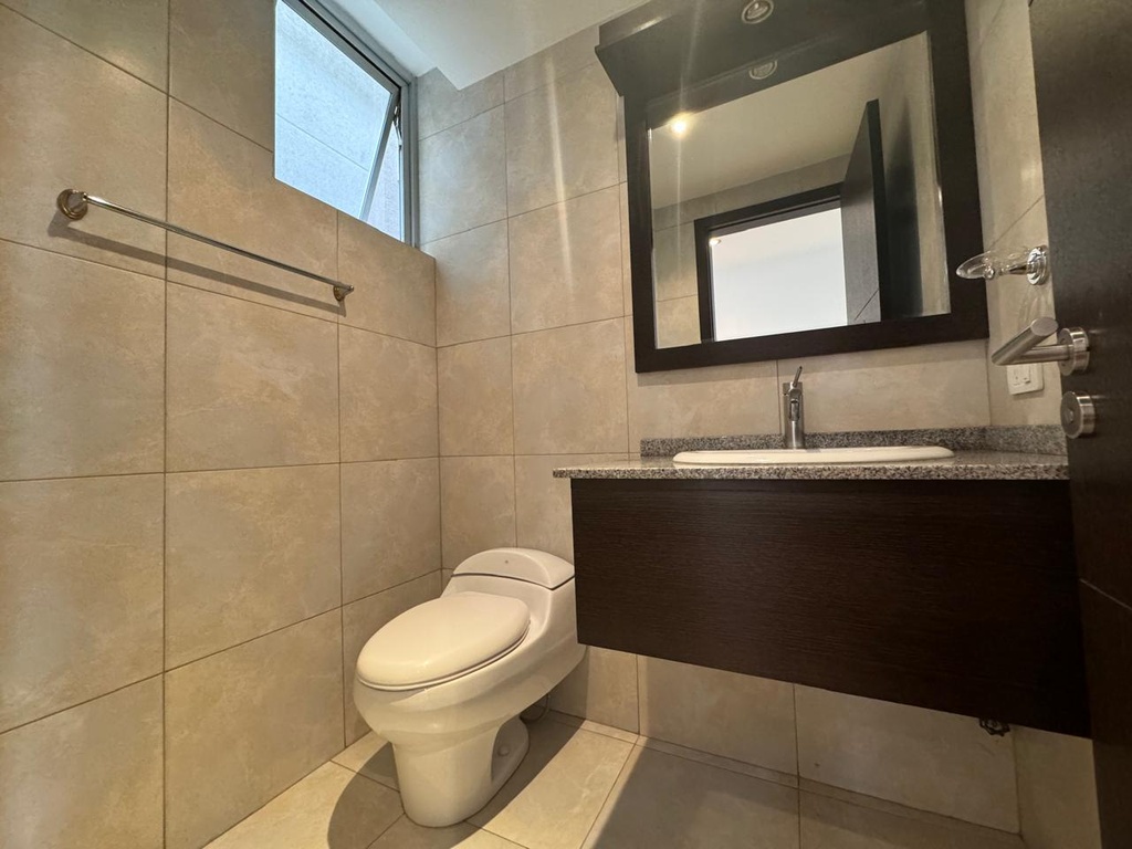 Departamento Amplio de 3 Dormitorios en Alquiler Sector República del Salvador 