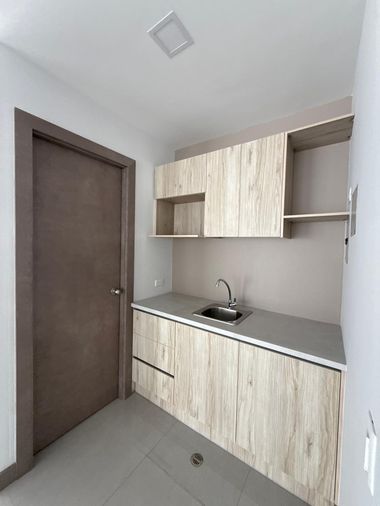 Oficina con Excelente Ubicación en Alquiler Sector El Batán