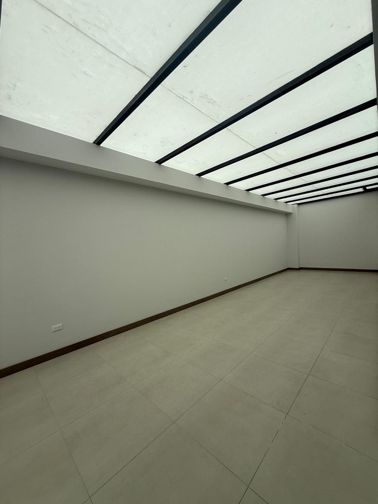 Local con Ubicación Estratégica en Alquiler Sector El Batán