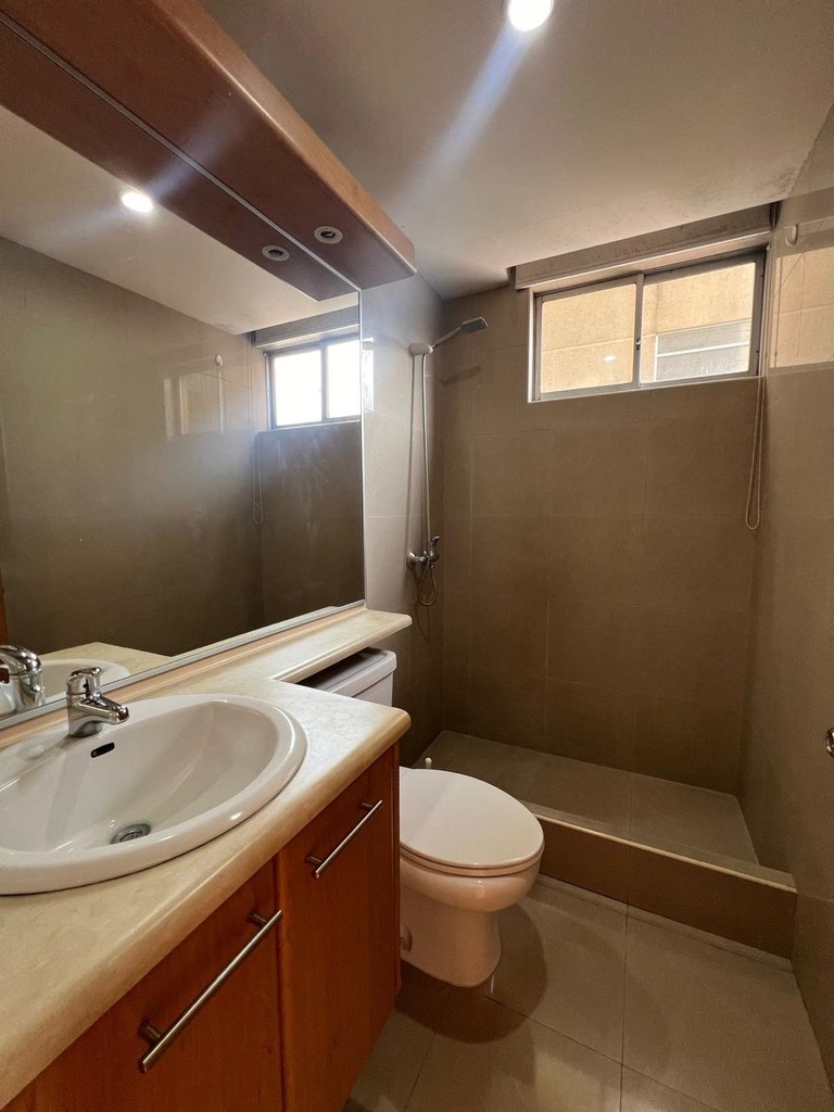 Departamento con Excelente Ubicación en Alquiler Sector La Carolina