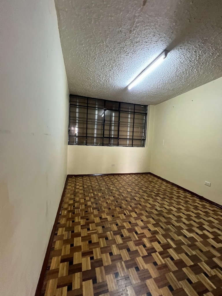 Oficina con Ubicación Estratégica en Alquiler Sector  Belisario Quevedo