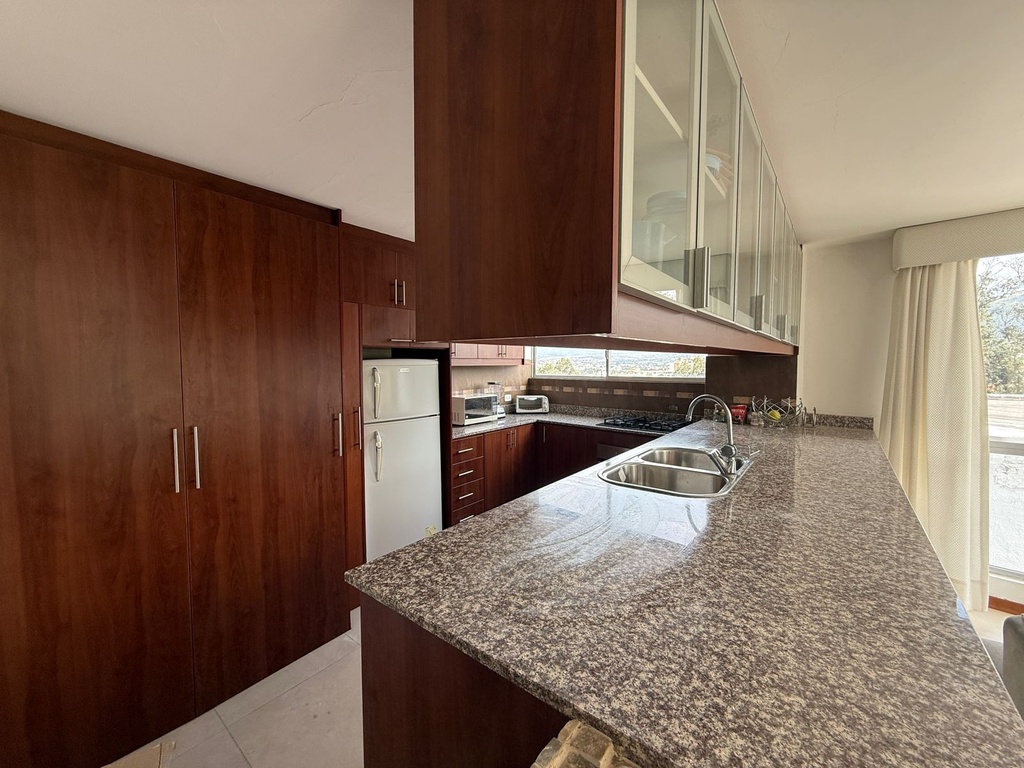 Departamento Amplio de 3 Dormitorios en Alquiler Sector Cumbayá