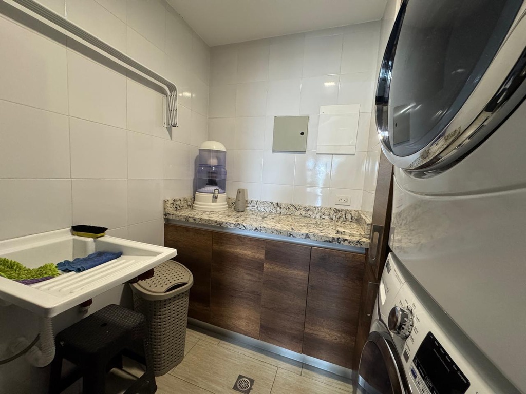  Departamento Amplio de 2 Dormitorios en Alquiler Sector Bosmediano