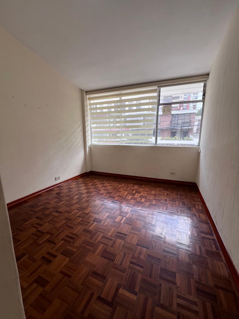 Departamento con Excelente Ubicación en Alquiler Sector Bellavista 