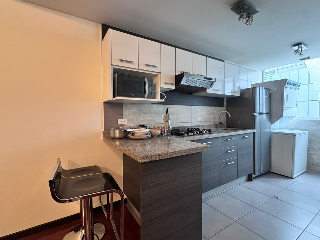 Suite con Excelente Ubicación en Alquiler Sector República del Salvador