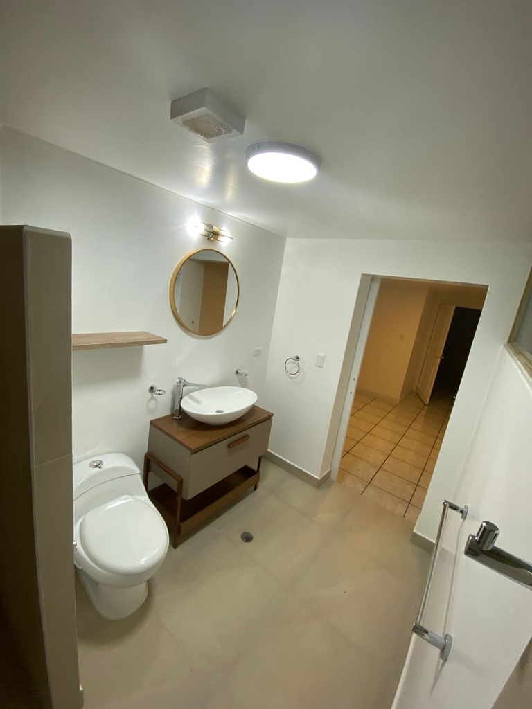 Departamento con Excelente Ubicación en Alquiler Sector Gaspar de Villarroel