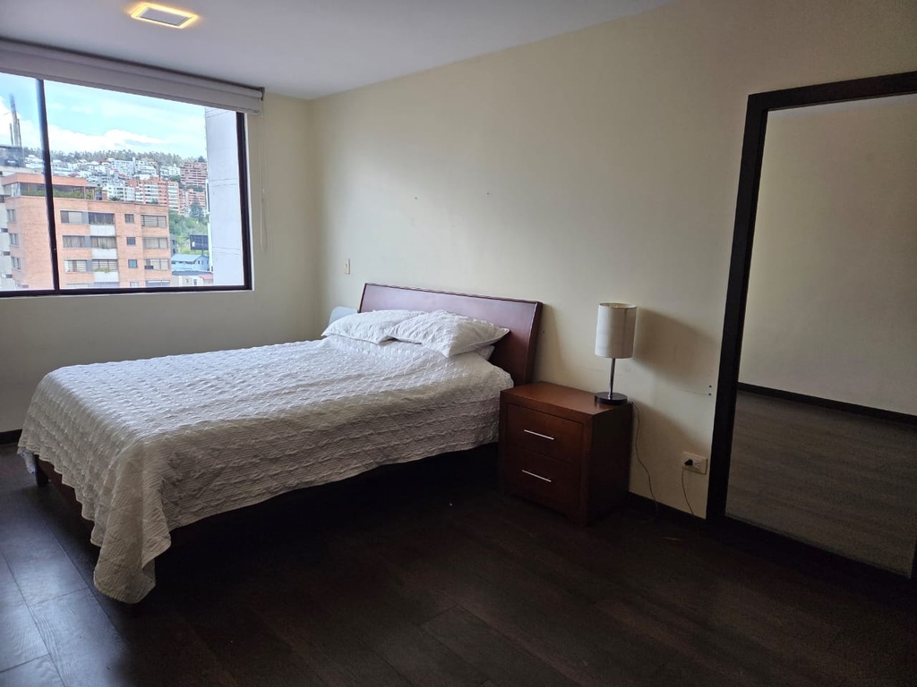 Departamento de 3 Dormitorios con Ubicación Estratégica en Alquiler Sector La Carolina 