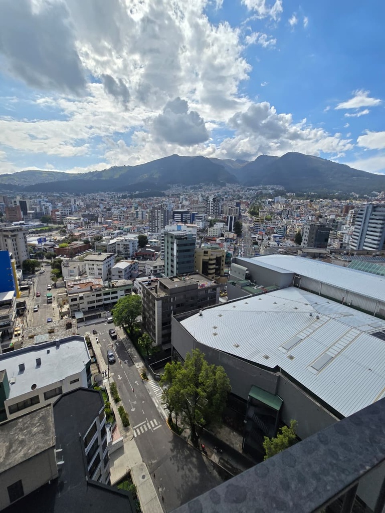 Departamento con Hermosa Vista en Alquiler Sector La Carolina 