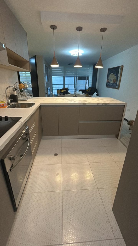 Departamento Moderno de 3 Dormitorios en Venta Sector La Carolina