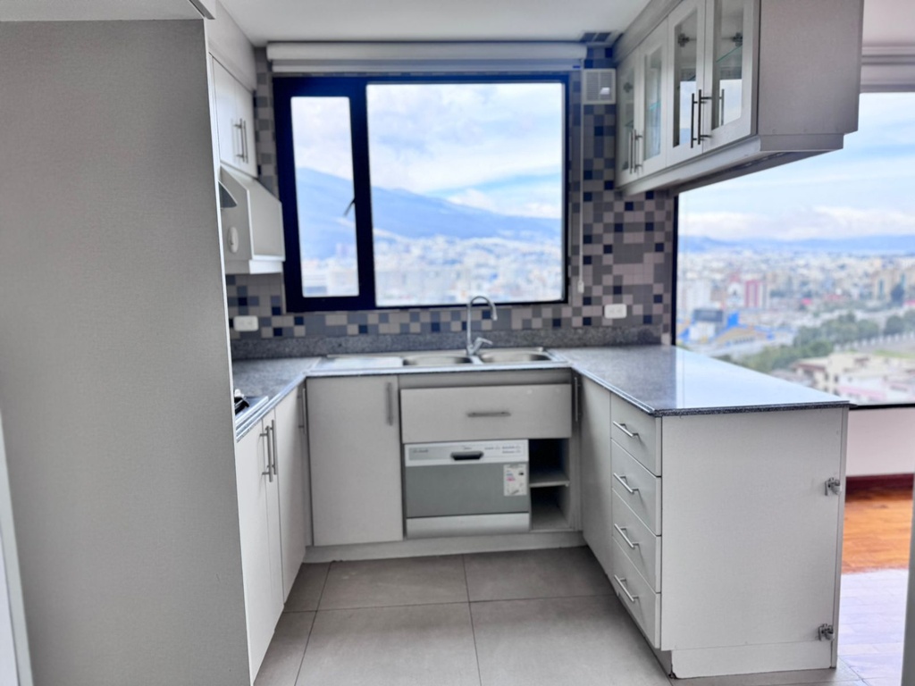 Departamento con Excelente Ubicación en Alquiler Sector El Batán