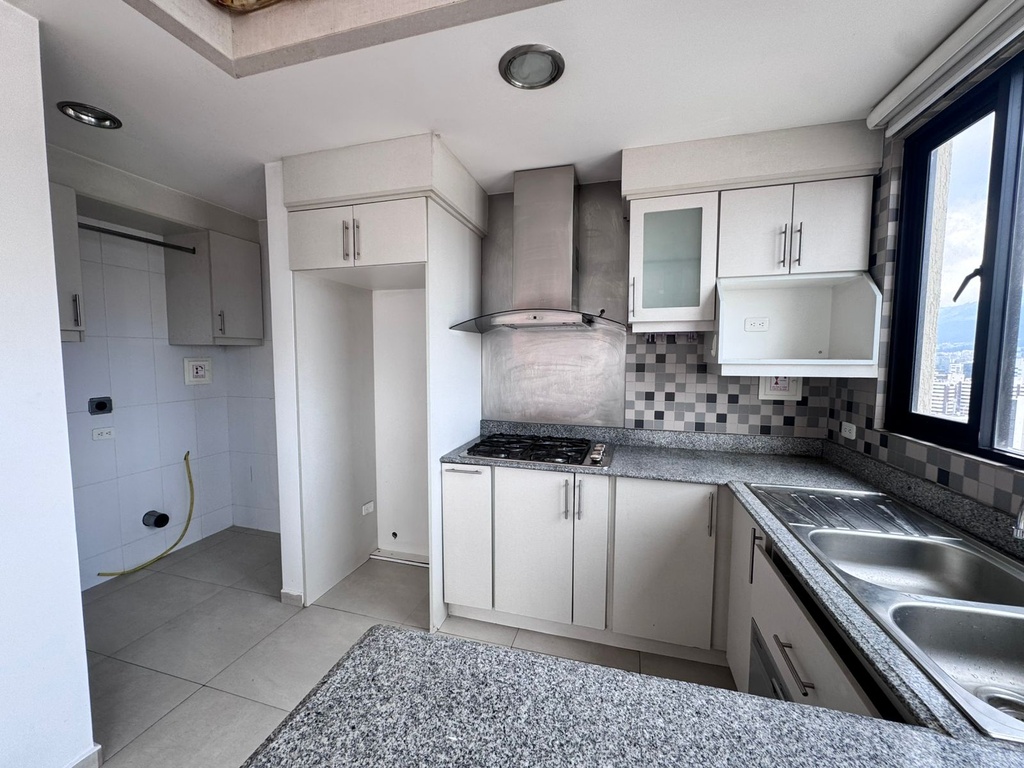 Departamento con Excelente Ubicación en Alquiler Sector El Batán