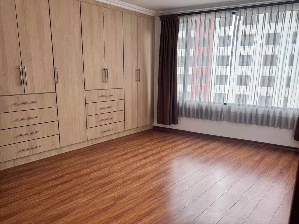 Departamento con Excelente Ubicación en Alquiler Sector El Batán