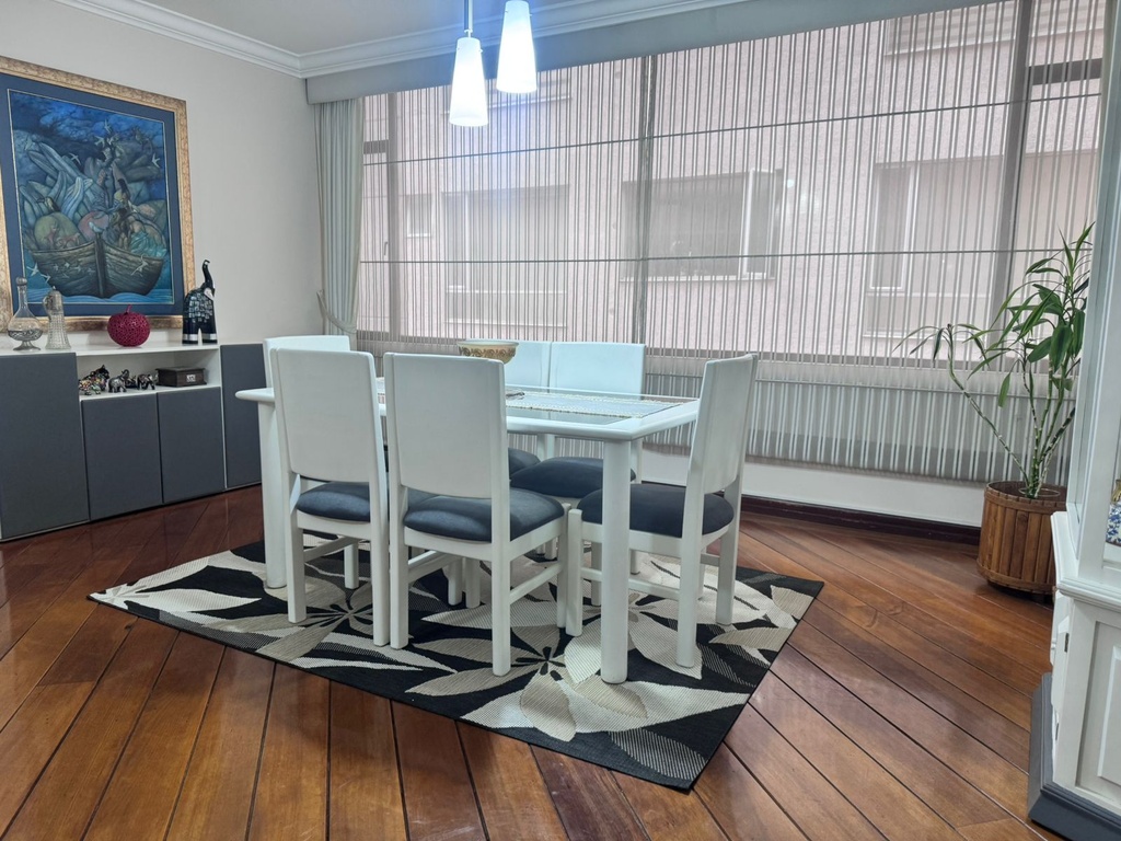 Departamento de 4 Dormitorios con Excelente Ubicación en Venta Sector República del Salvador