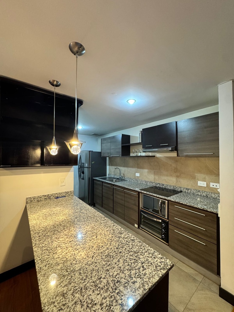 Departamento con Excelente Ubicación en Alquiler Sector República del Salvador