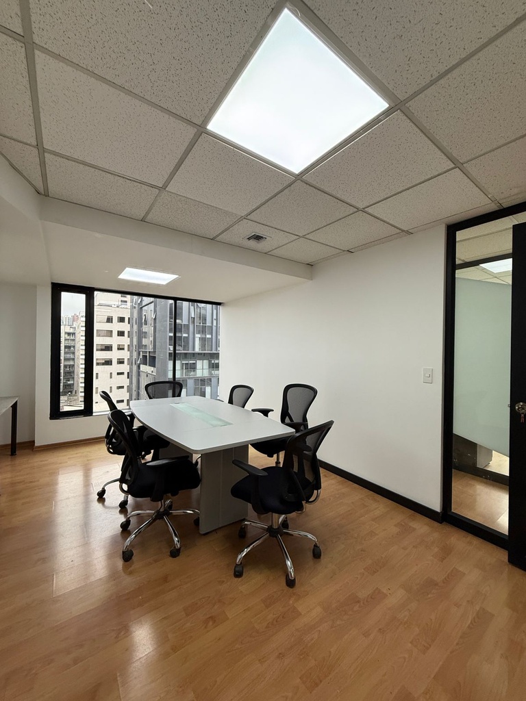 Oficina con Ubicación Estratégica en Alquiler Sector República del Salvador