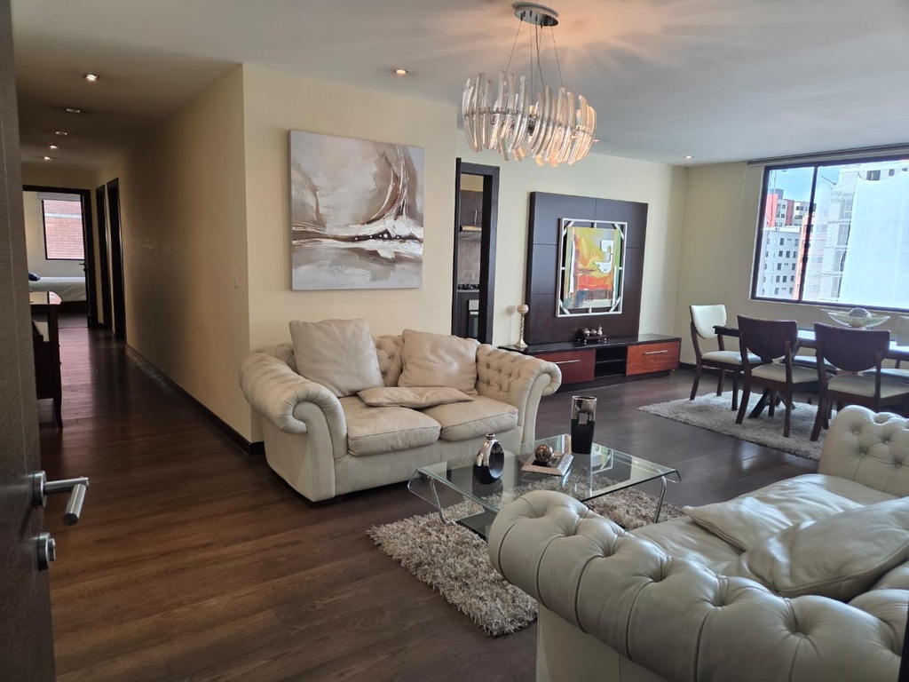 Departamento de 3 Dormitorios con Ubicación Estratégica en Alquiler Sector La Carolina 