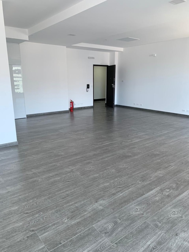 Oficina con Excelente Ubicación en Alquiler Sector Iñaquito