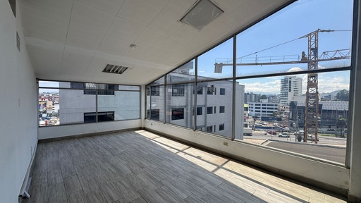 [Teran Dávila - FI] Oficina con Excelente Ubicación en Venta Sector Granda Centeno